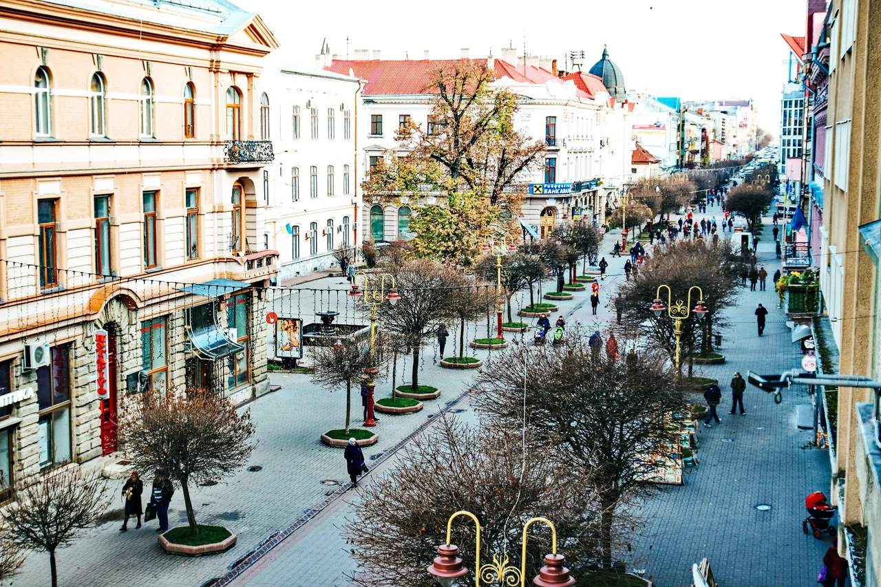 Що подивитись в Івано-Франківську: живі маршрути містом